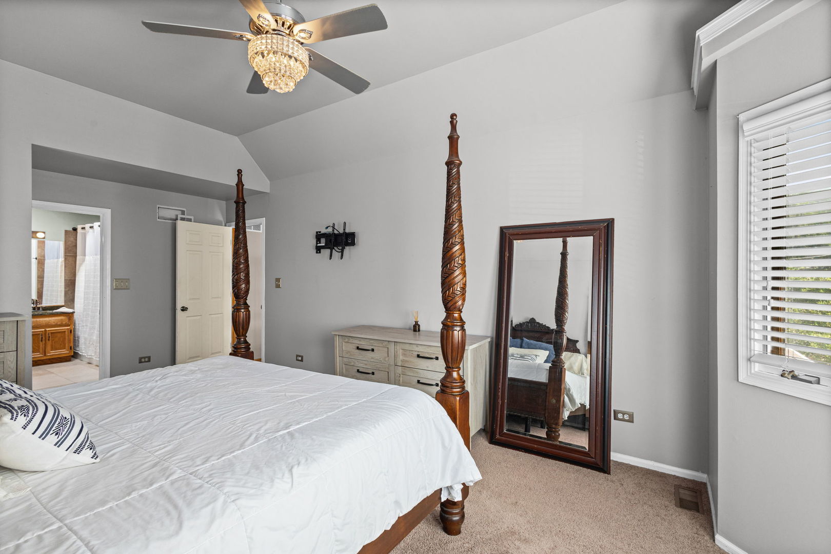 307 Cass Street Property Photo 16