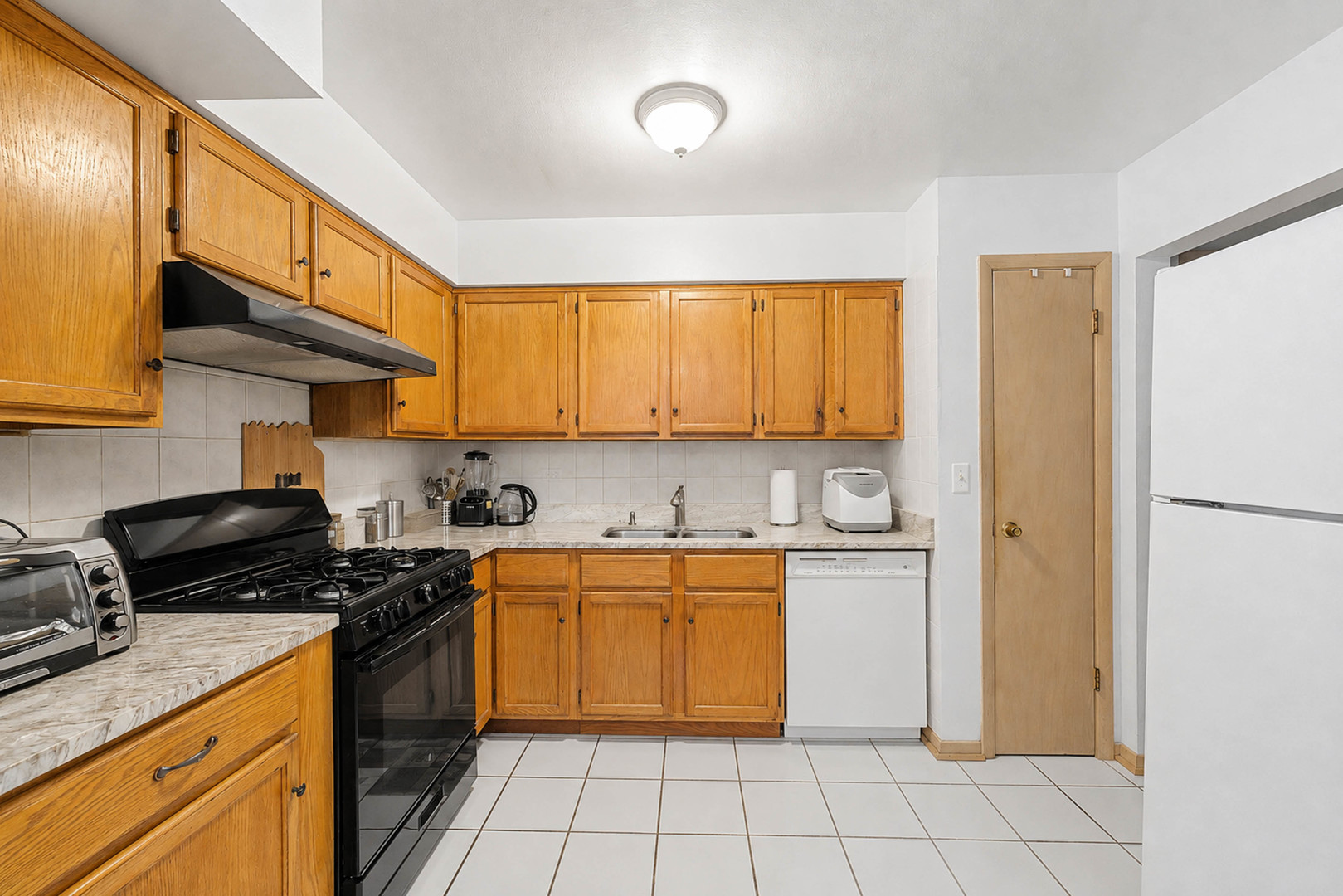 6043 N Northwest Highway 5 Property Photo 8