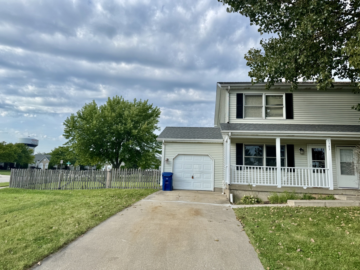 1383 Moluf Street Property Photo 1