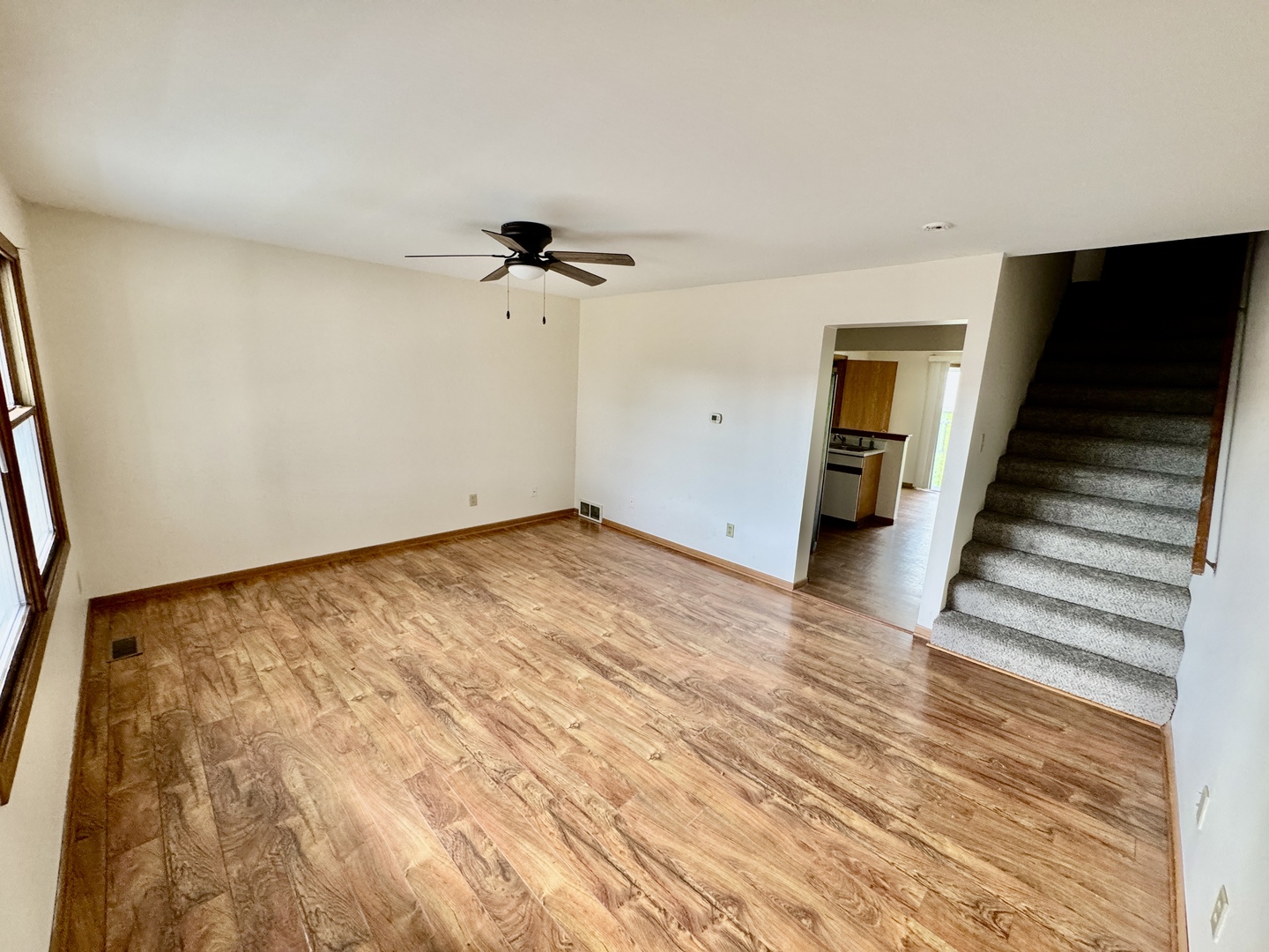 1383 Moluf Street Property Photo 2