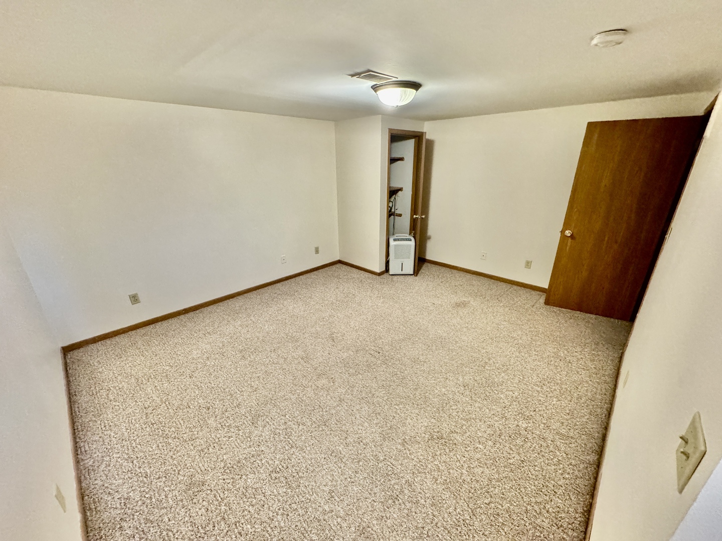 1383 Moluf Street Property Photo 9