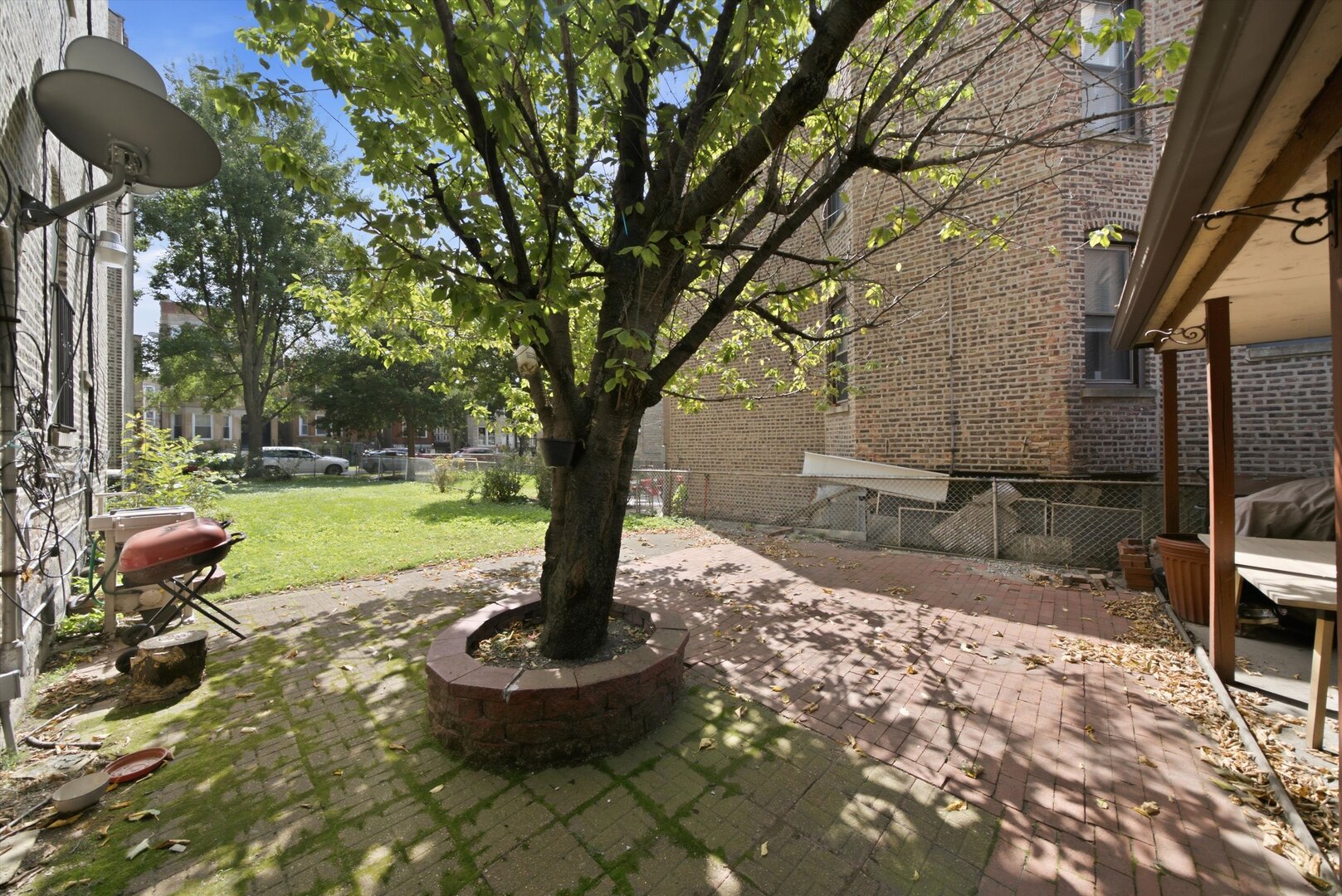 2500 W Walton Street Property Photo 5