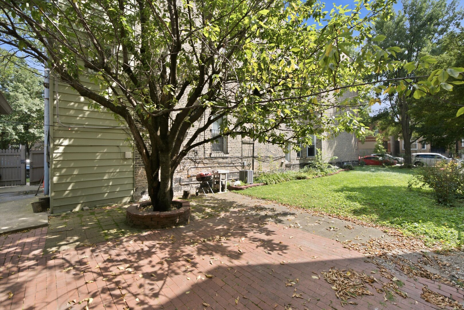 2500 W Walton Street Property Photo 6