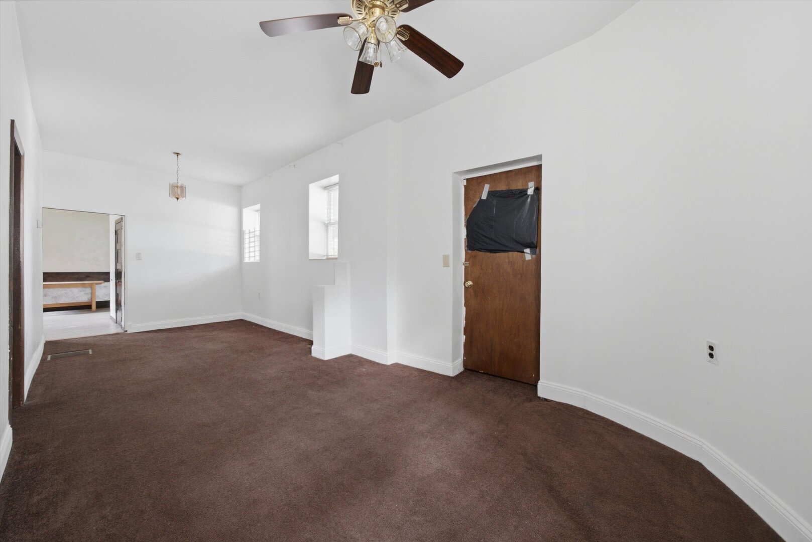 2500 W Walton Street Property Photo 11