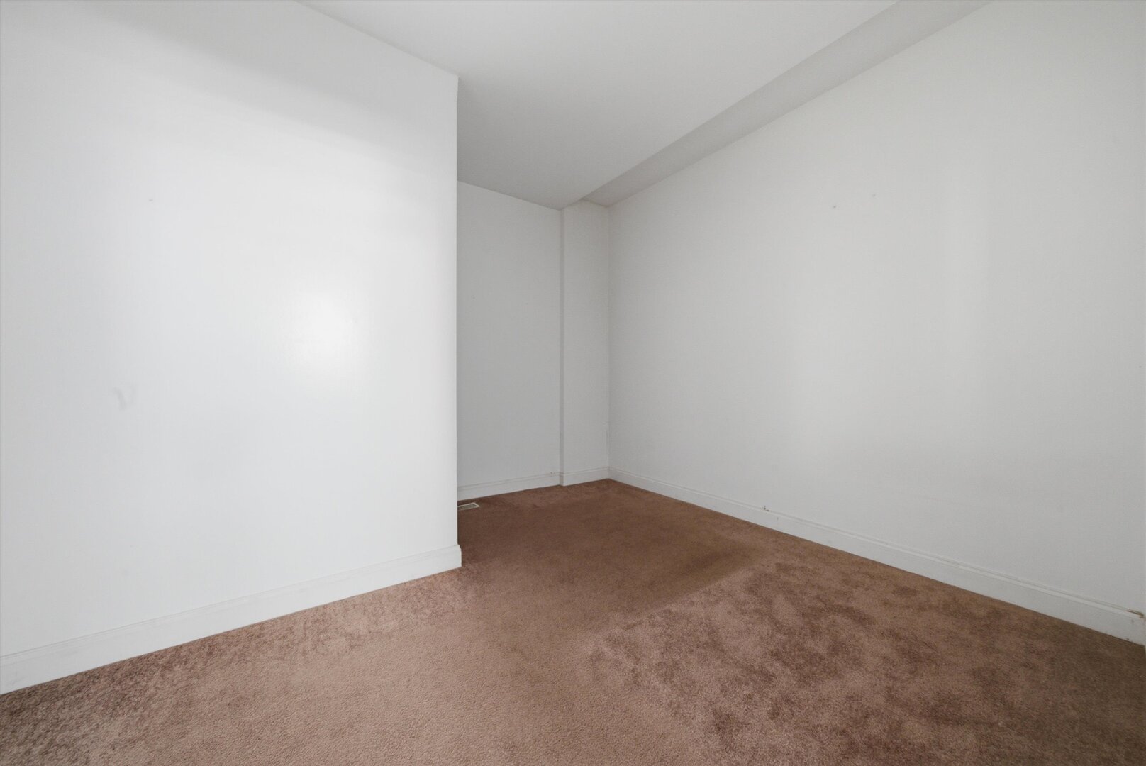 2500 W Walton Street Property Photo 18