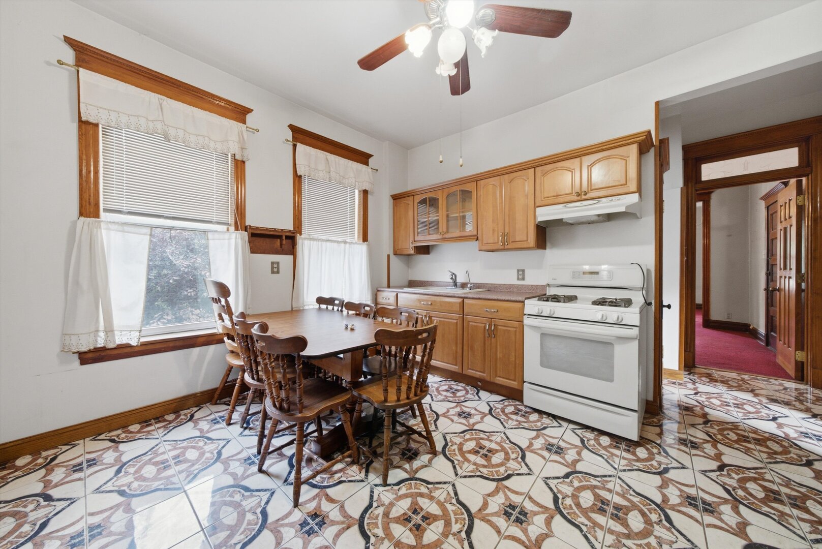 2500 W Walton Street Property Photo 32