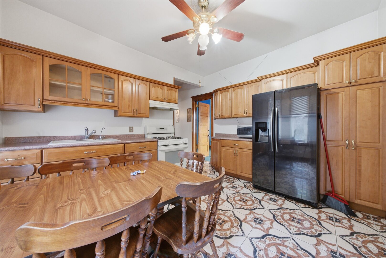 2500 W Walton Street Property Photo 33