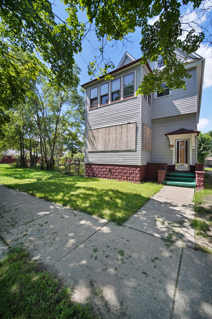 6554 S Stewart Avenue Property Photo 2
