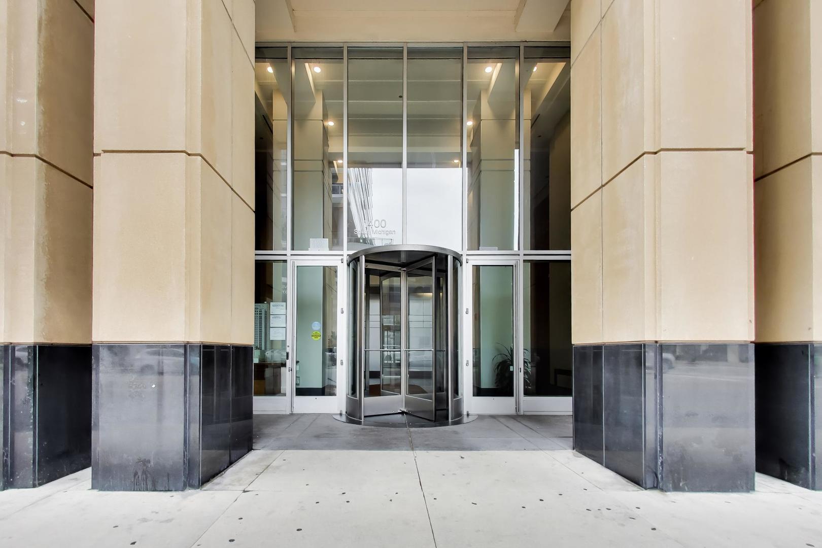 1400 S Michigan Avenue 1806 Property Photo 2
