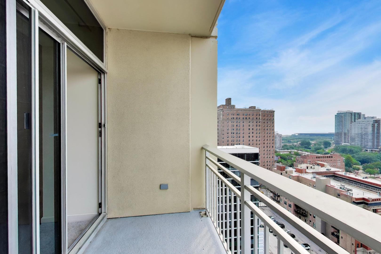 1400 S Michigan Avenue 1806 Property Photo 18