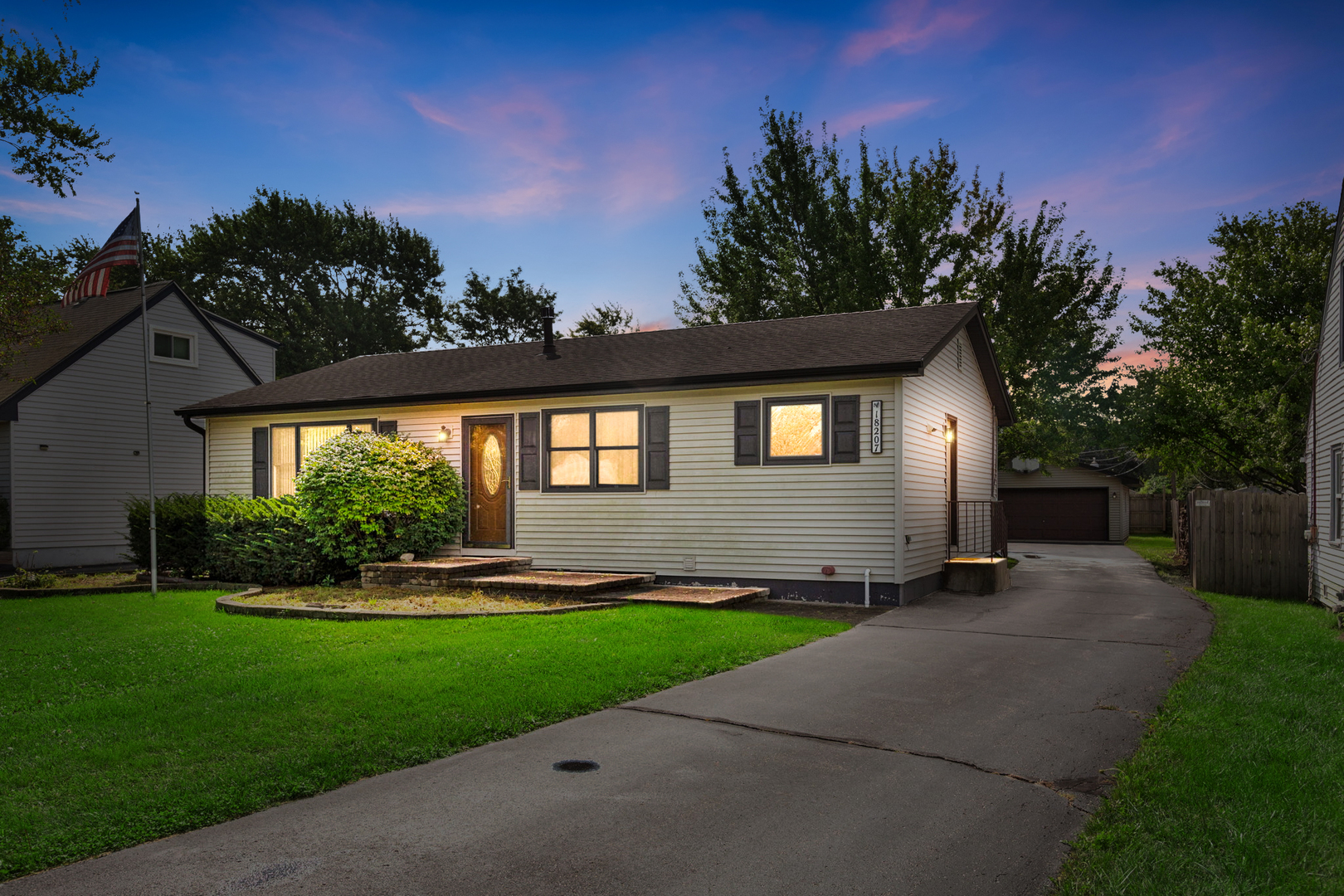 18207 W Big Oaks Road Property Photo 3