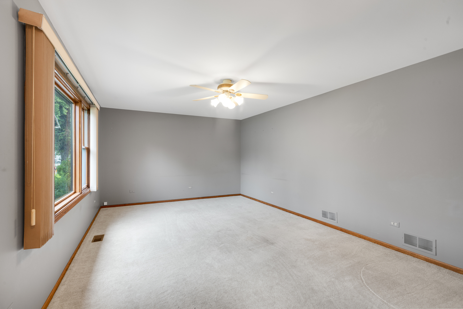 18207 W Big Oaks Road Property Photo 5