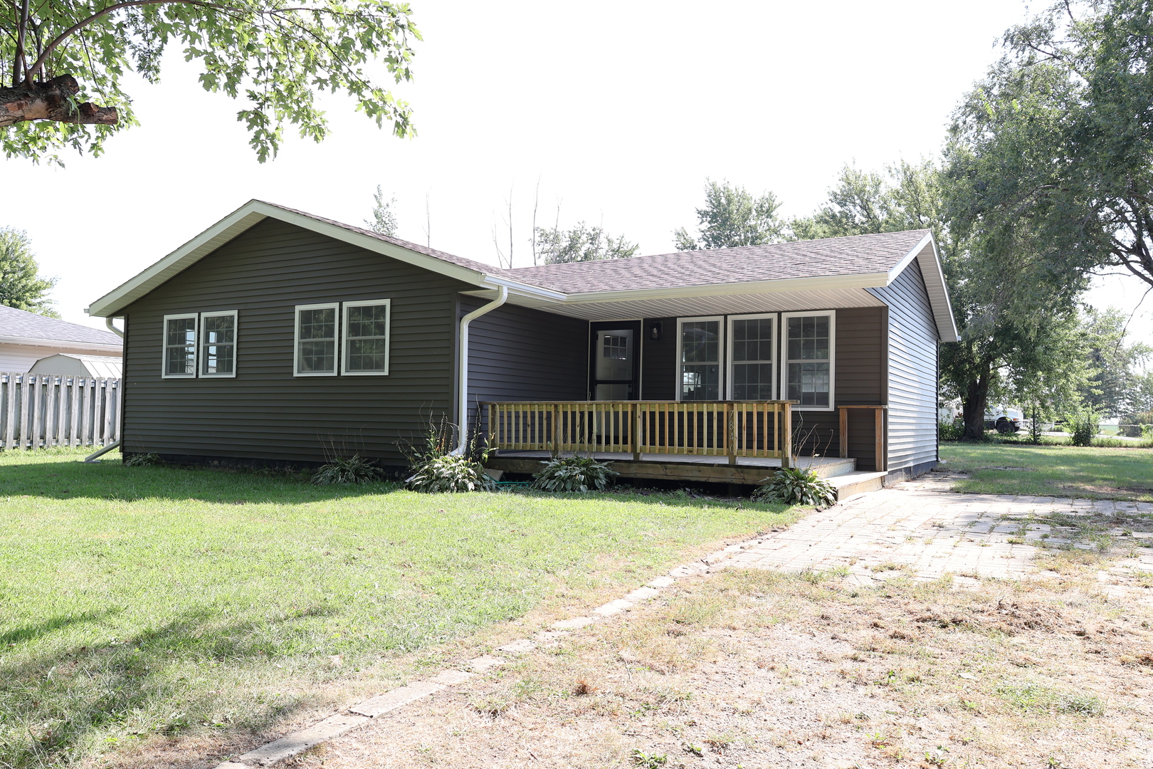 7840 S Sugar Island Road Property Photo 1