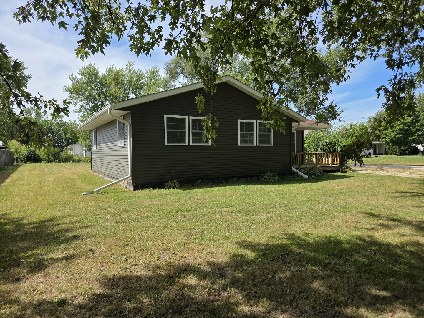 7840 S Sugar Island Road Property Photo 3