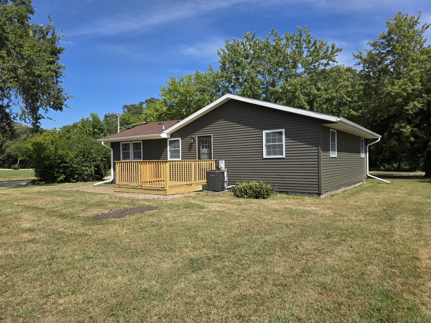 7840 S Sugar Island Road Property Photo 4