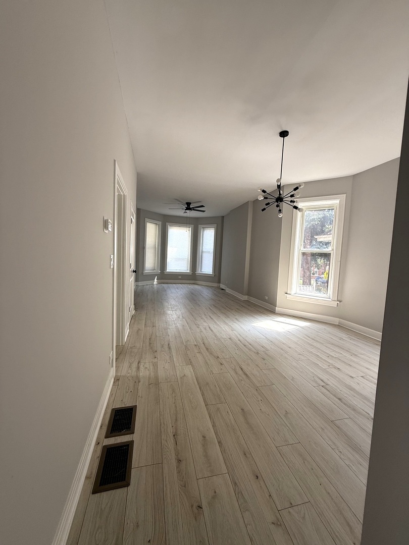 6946 S May Street Property Photo 10