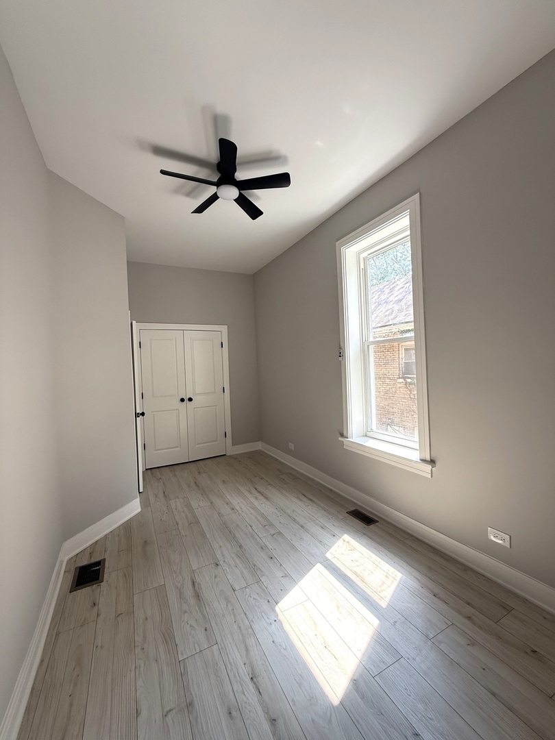 6946 S May Street Property Photo 11