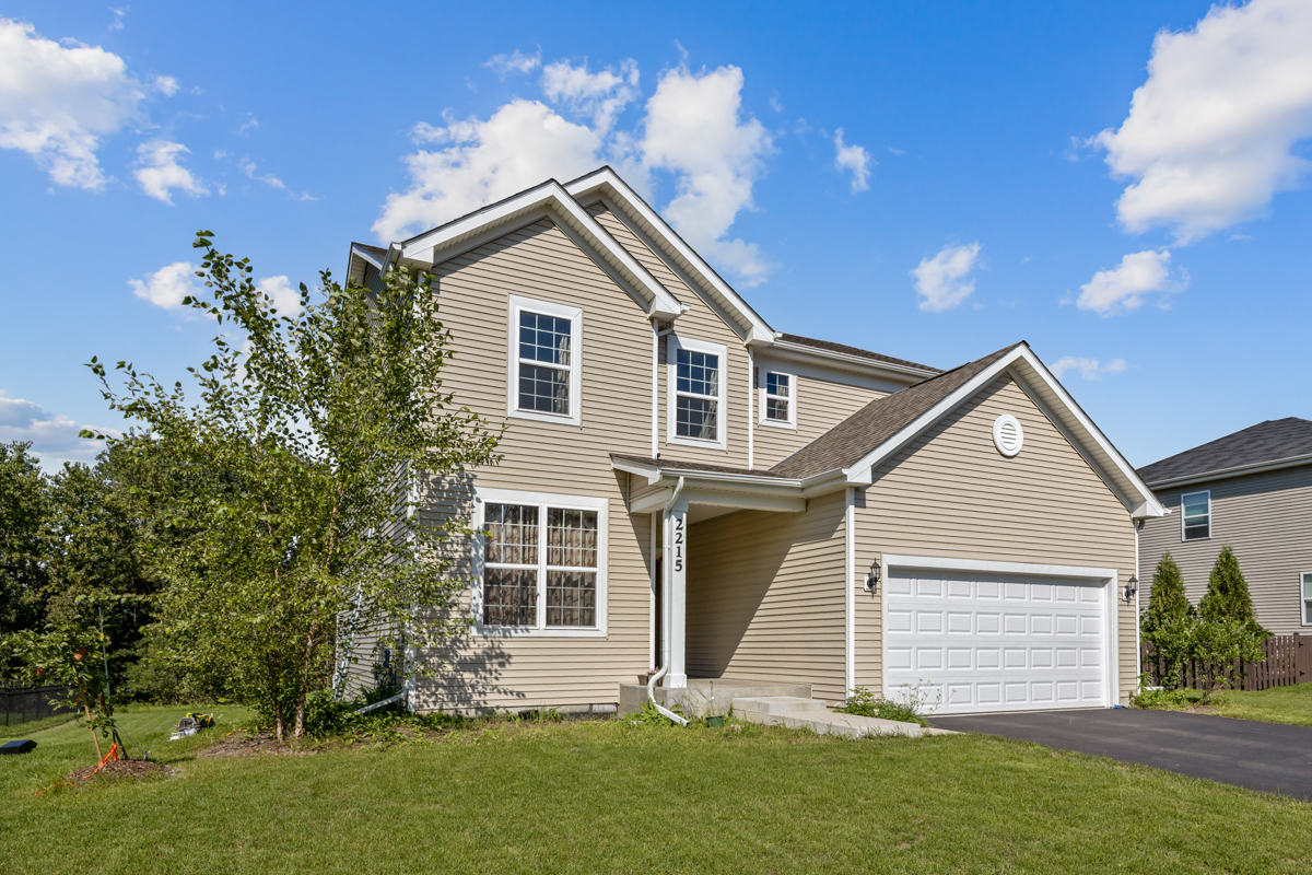 2215 Walnut Glen Boulevard Property Photo 1