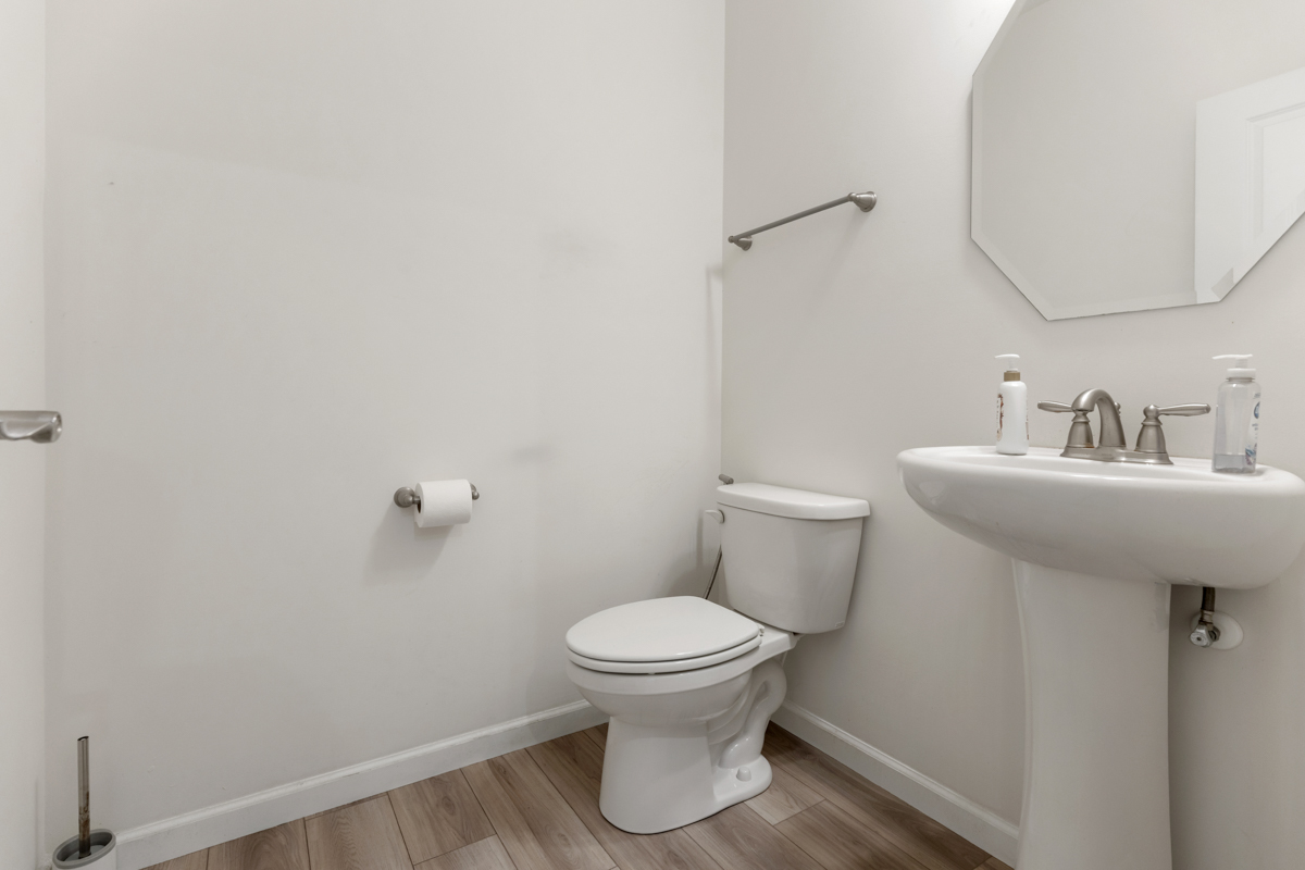 2215 Walnut Glen Boulevard Property Photo 19