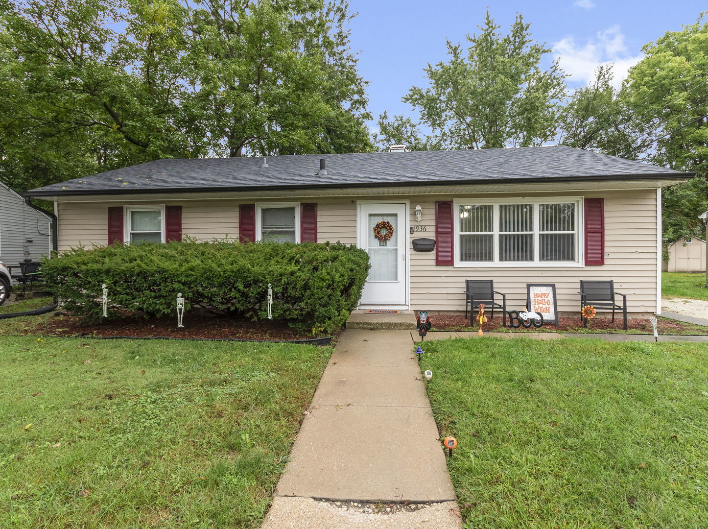 1936 E Marmion Street Property Photo 3