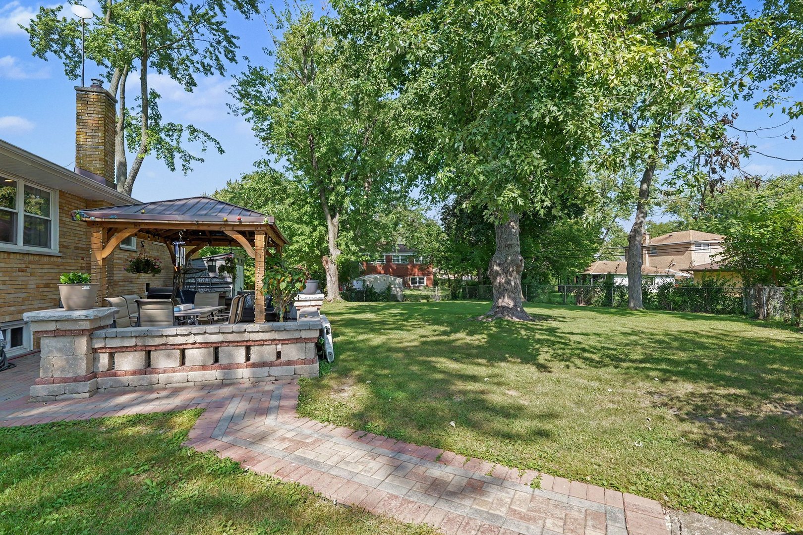908 E 159th Place Property Photo 18