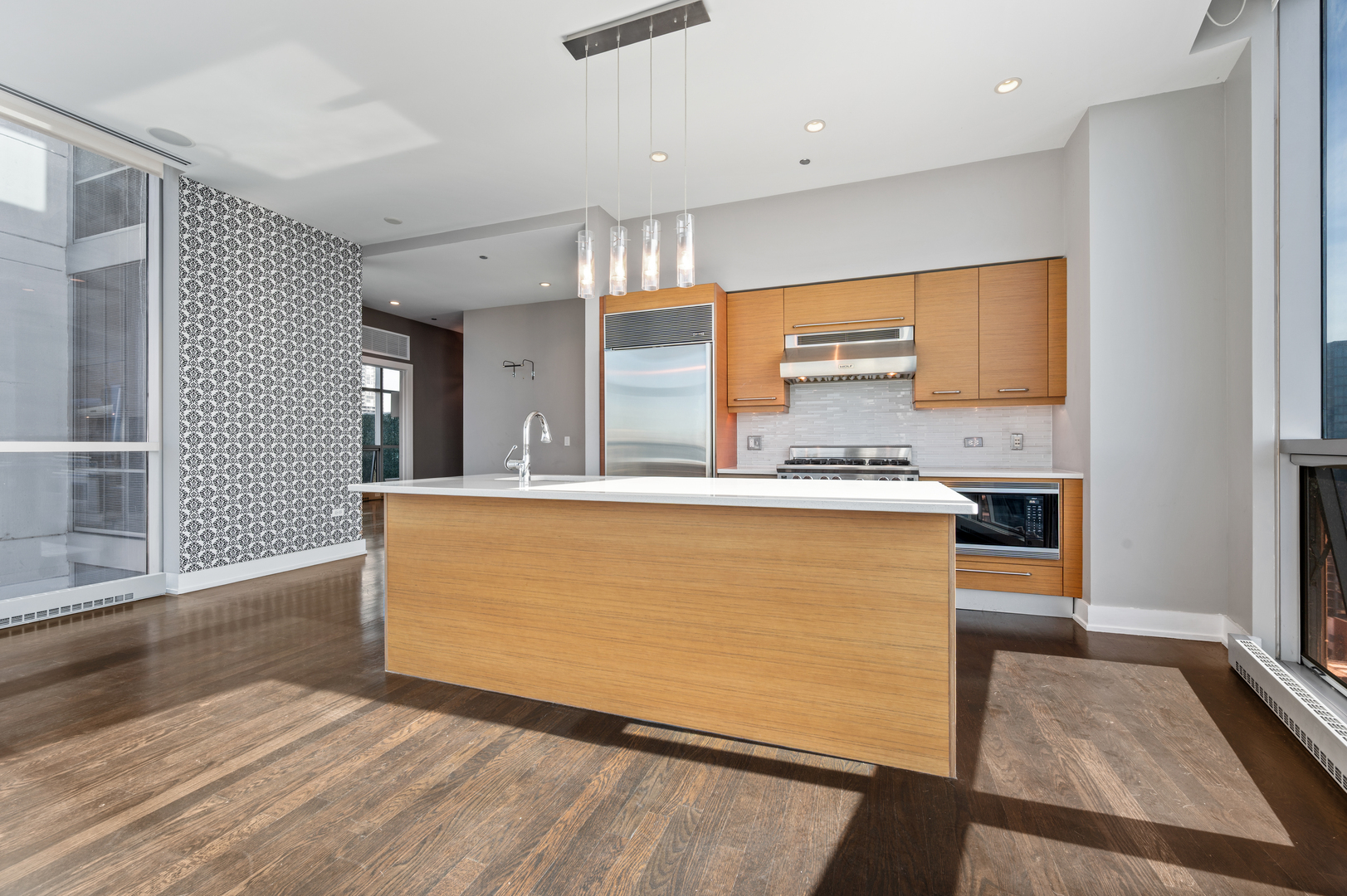 110 W Superior Street 2603 Property Photo 15