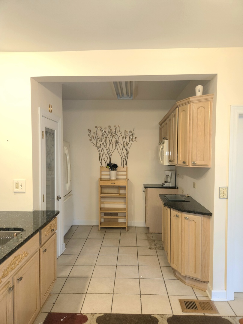 2841 S Union Street Property Photo 4