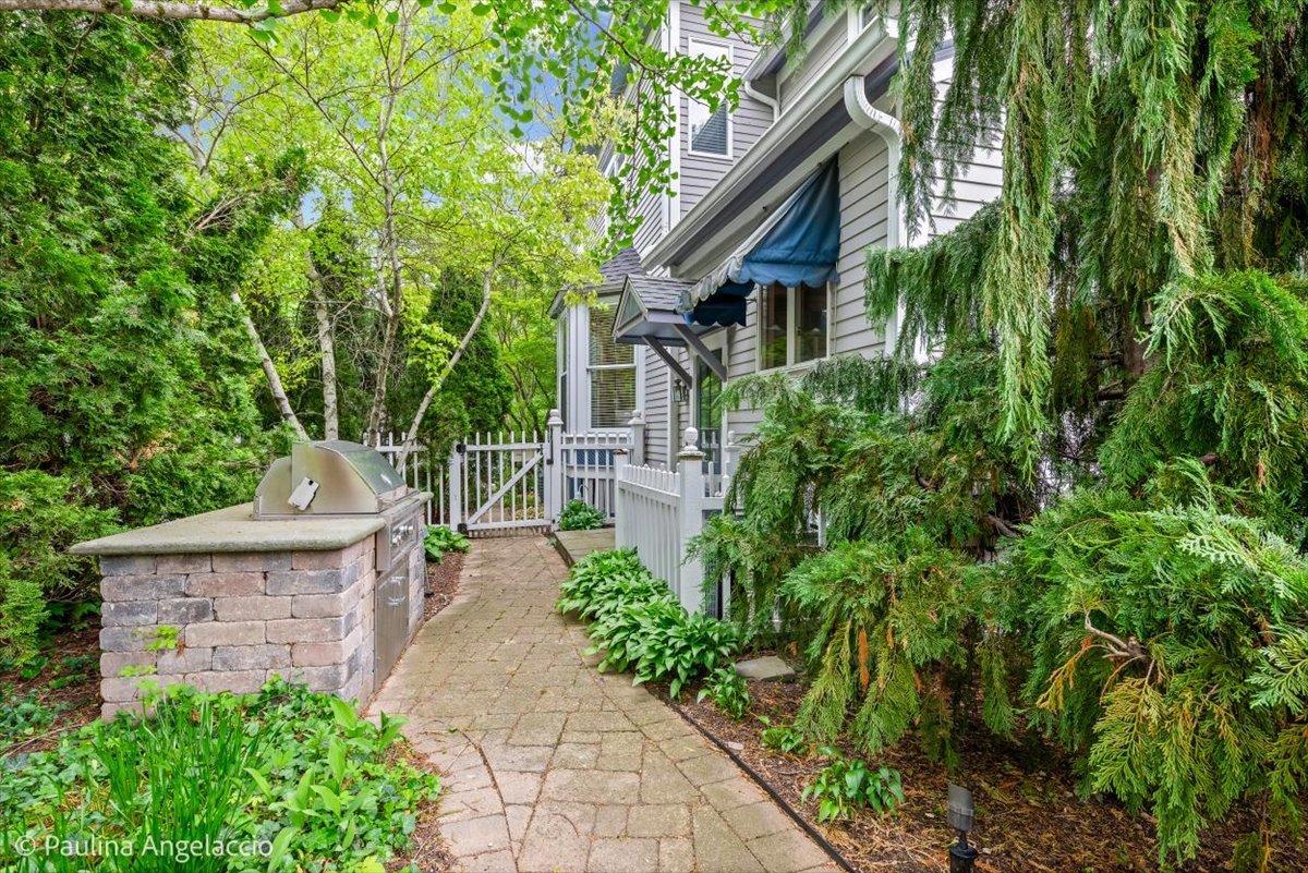 135 W Lake Street Property Photo 44