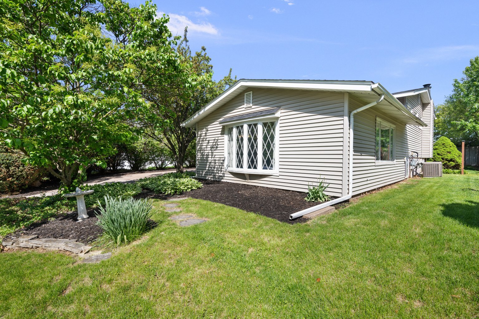 1511 Parklane Drive Property Photo 3