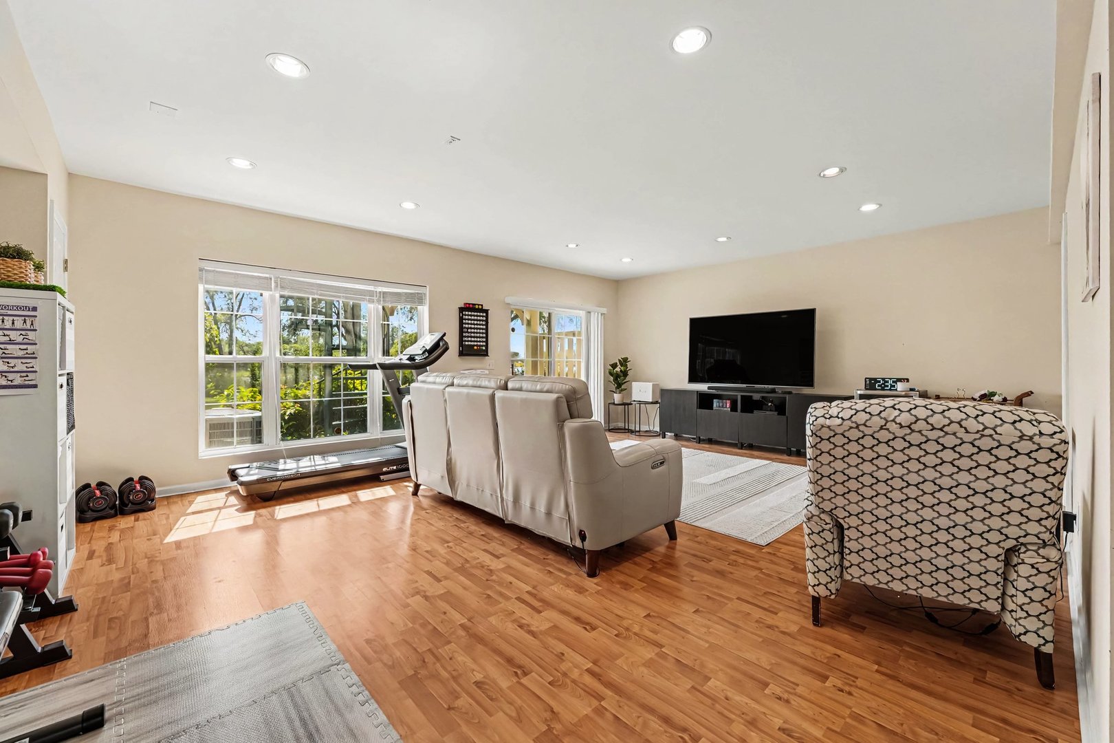 469 Bay Tree Circle Property Photo 8
