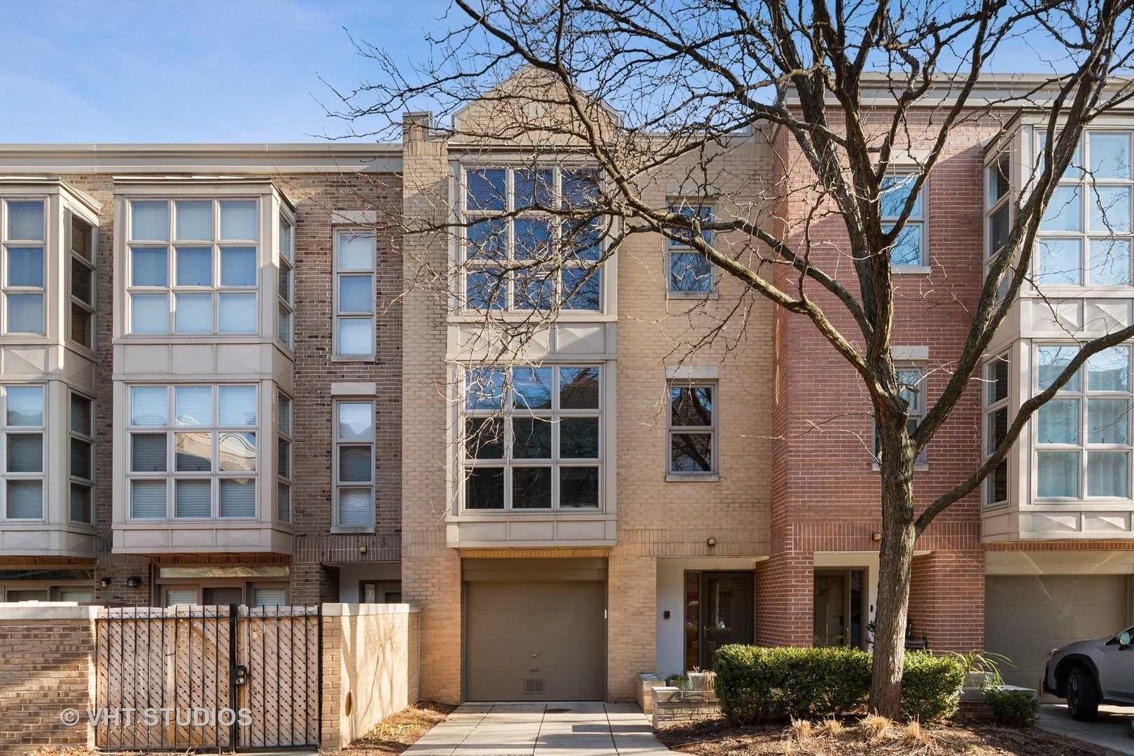 2331 N Wayne Avenue Property Photo 1