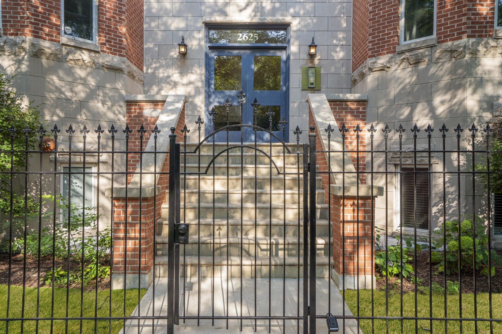 2625 N Ashland Avenue 1a Property Photo 4
