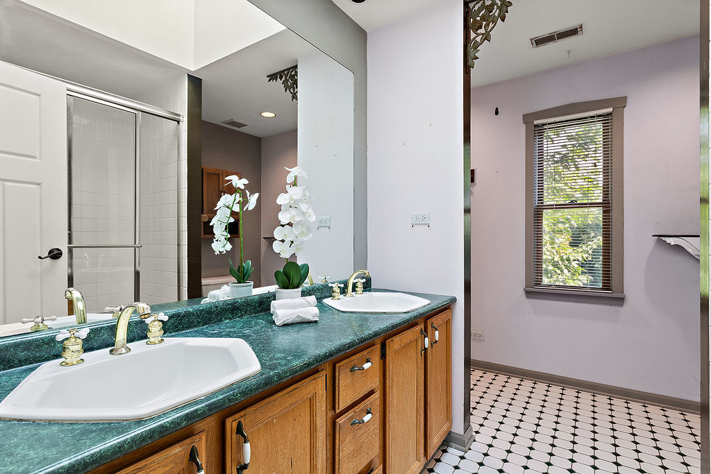 2220 Scott Road Property Photo 15