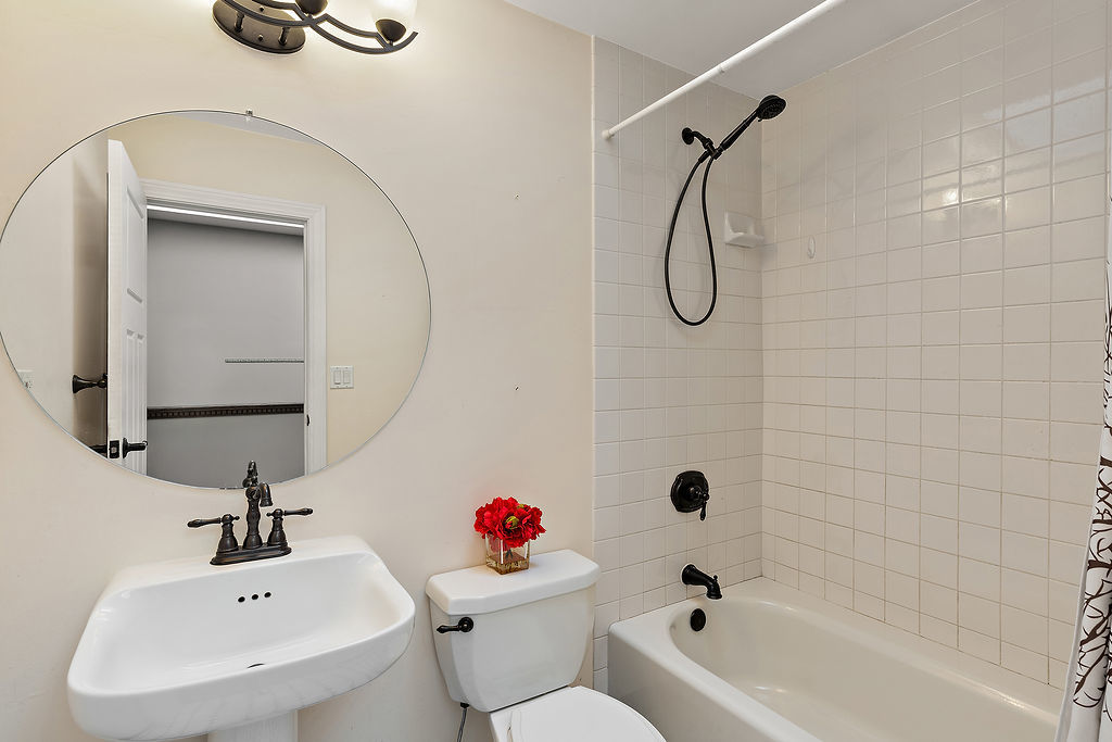2220 Scott Road Property Photo 20