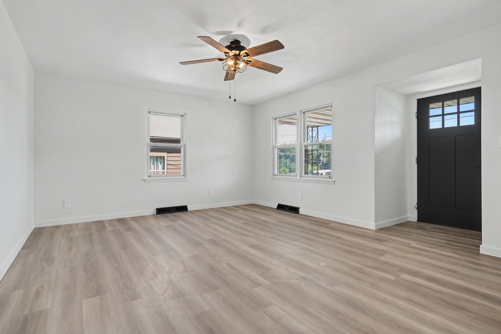 1322 N Mason Street Property Photo 3