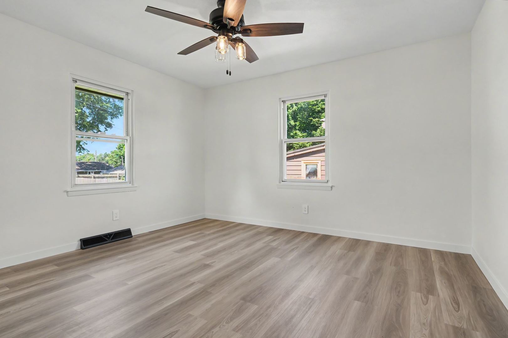 1322 N Mason Street Property Photo 5