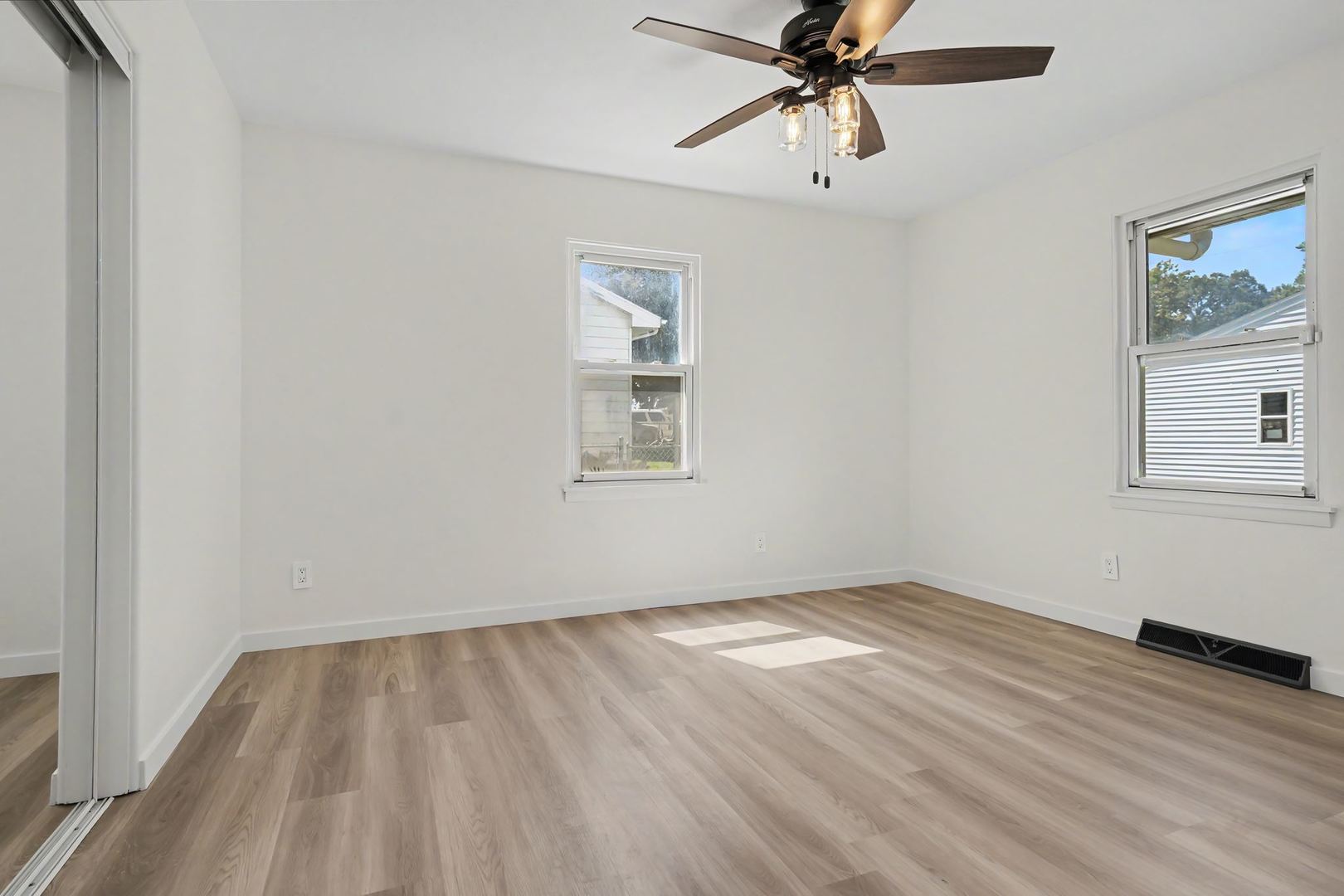 1322 N Mason Street Property Photo 8