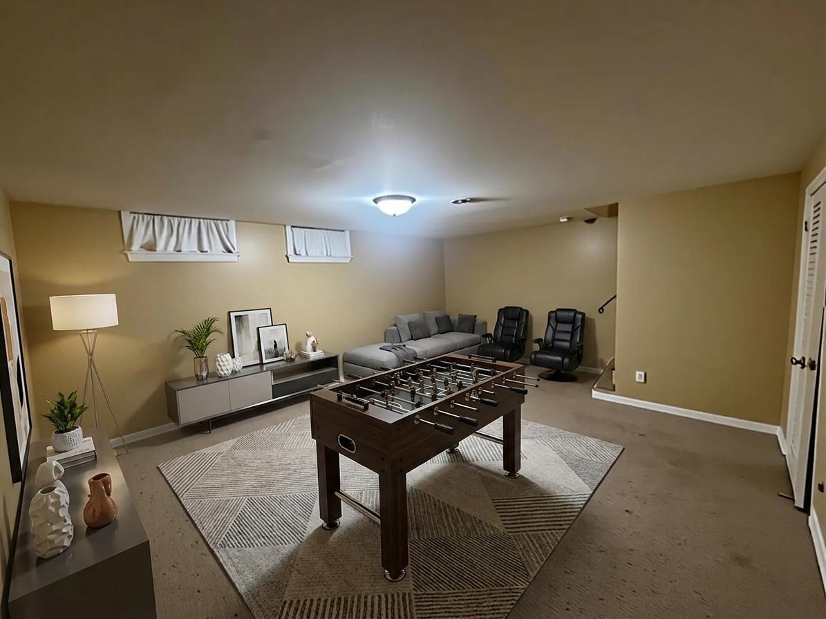 606 S Milwaukee Avenue B Property Photo 9