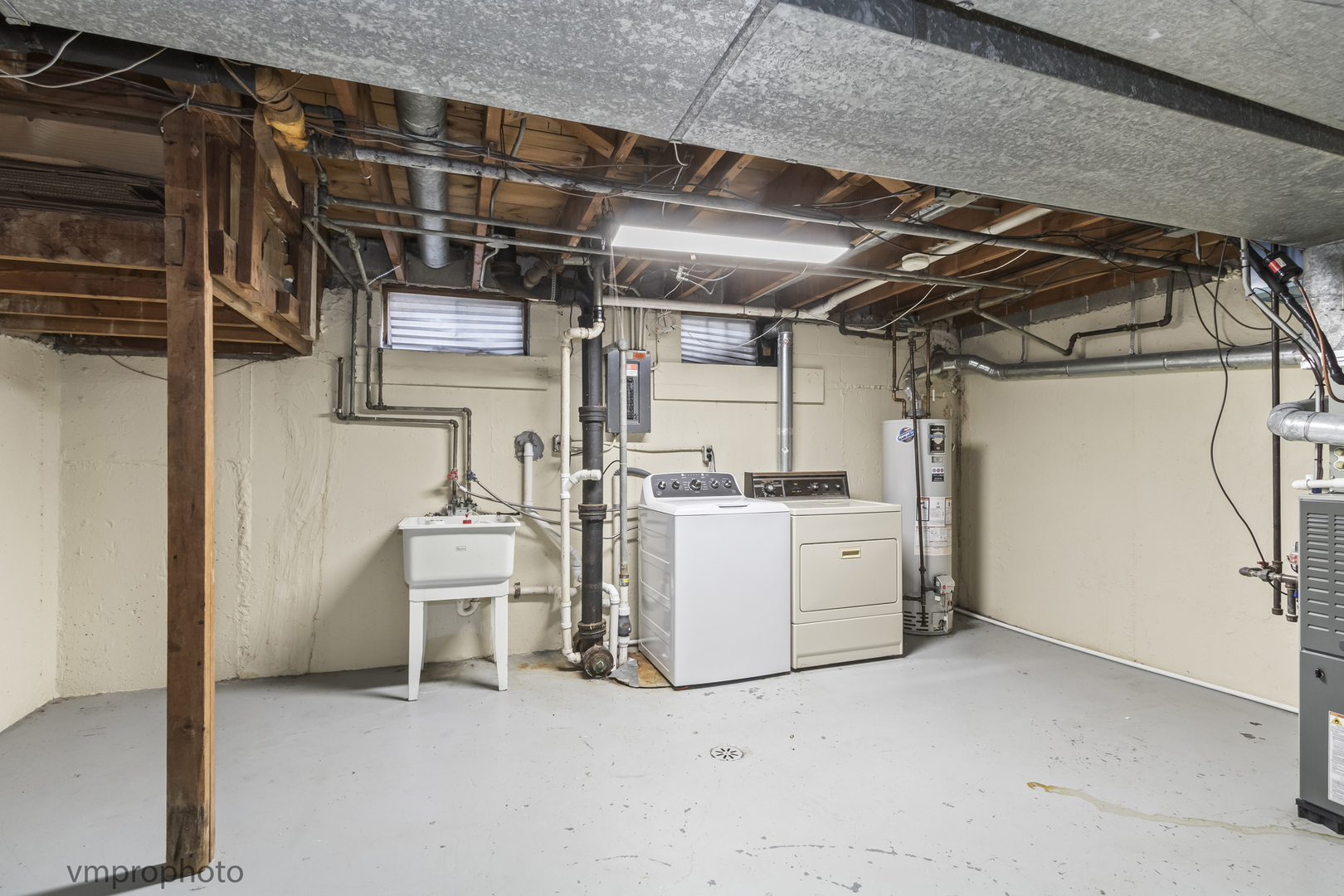 606 S Milwaukee Avenue B Property Photo 10