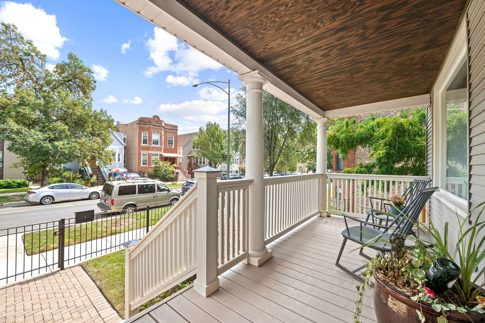 4028 N Central Park Avenue Property Photo 2