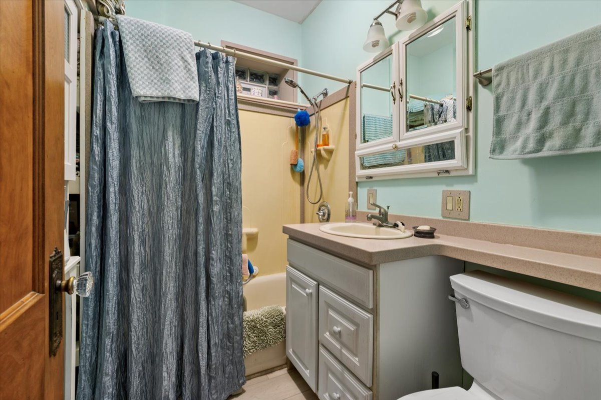 4650 N Hamilton Avenue Property Photo 12