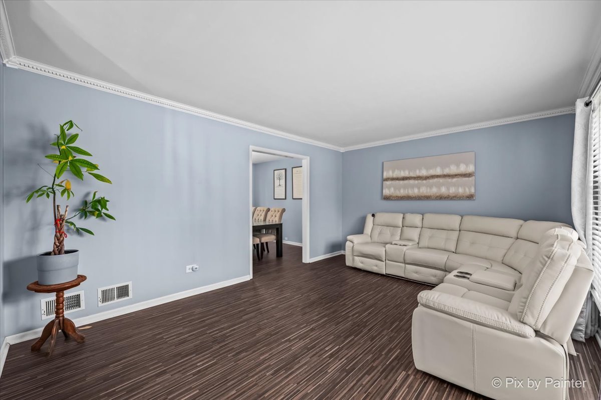 635 Pauline Court Property Photo 2