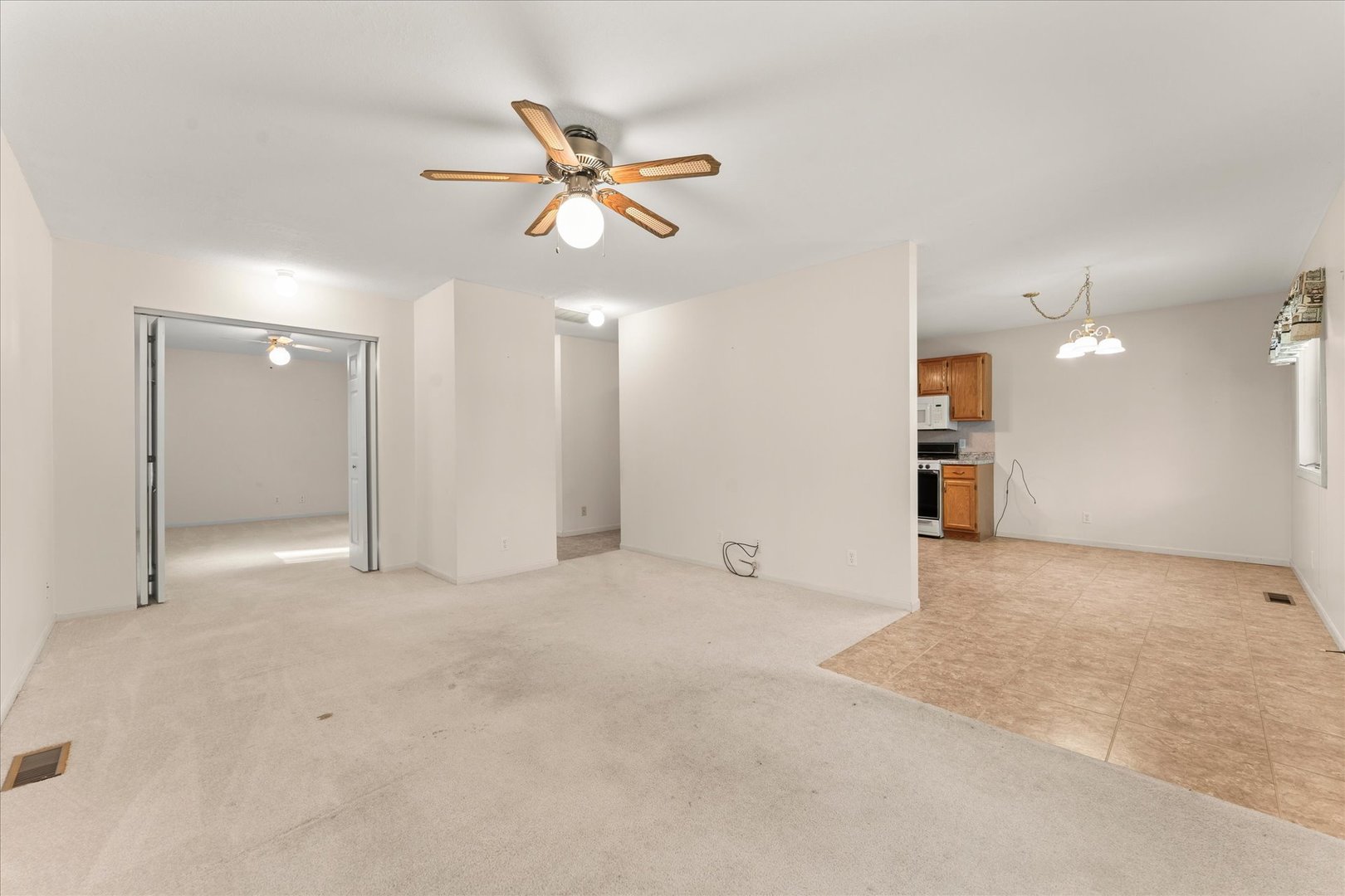 915 E Grant Street Property Photo 5