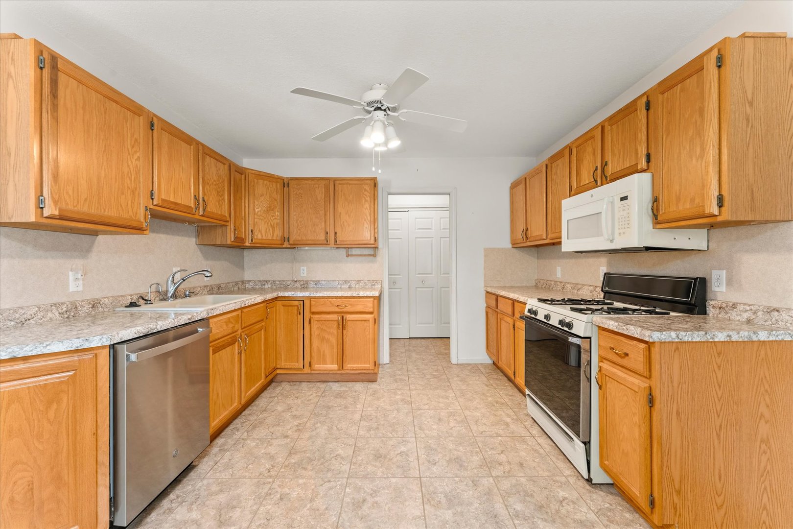 915 E Grant Street Property Photo 10
