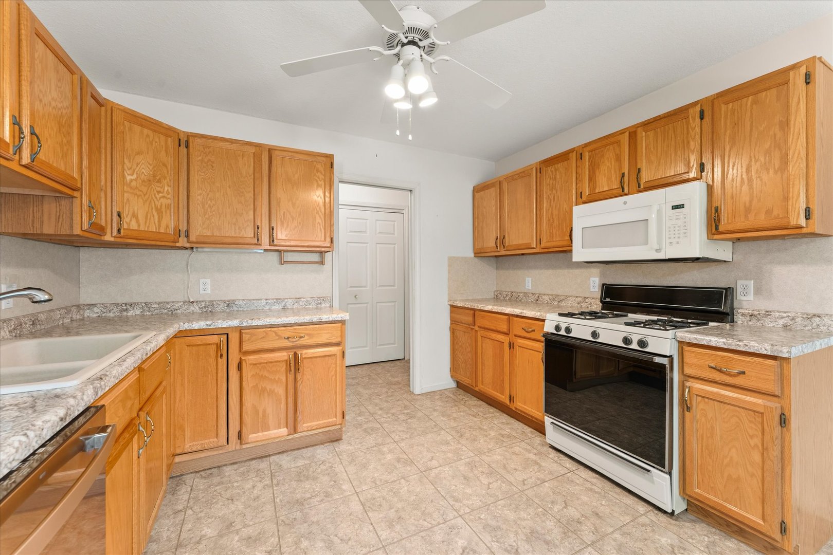 915 E Grant Street Property Photo 11