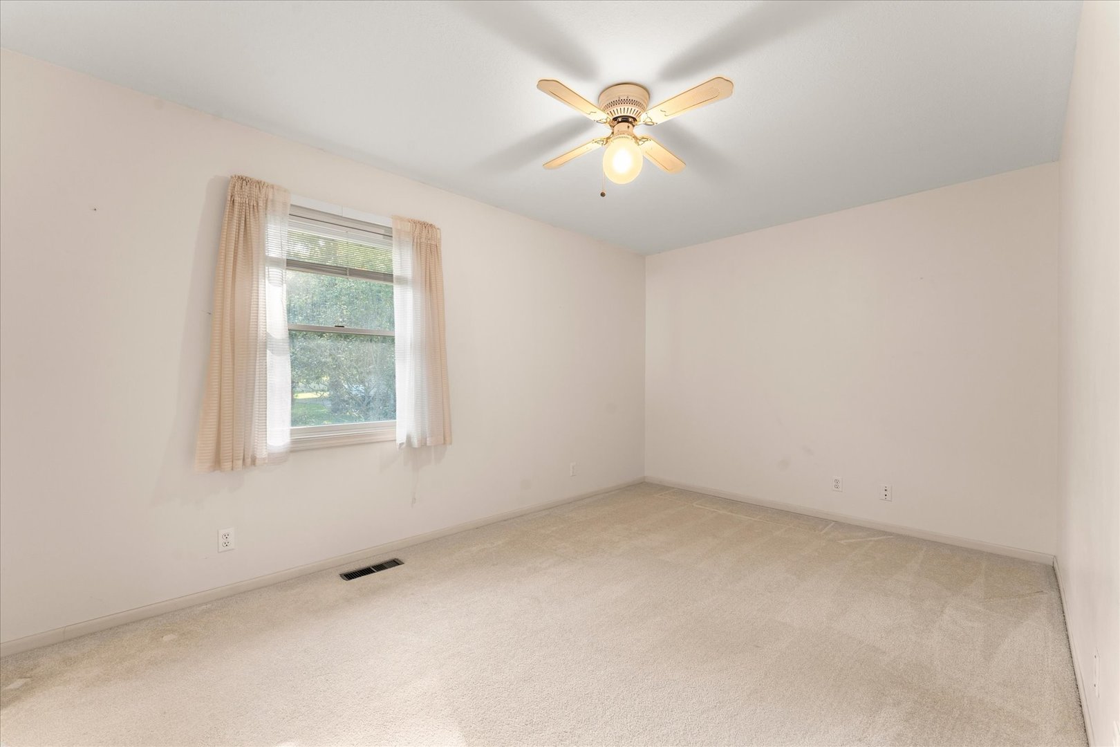915 E Grant Street Property Photo 14
