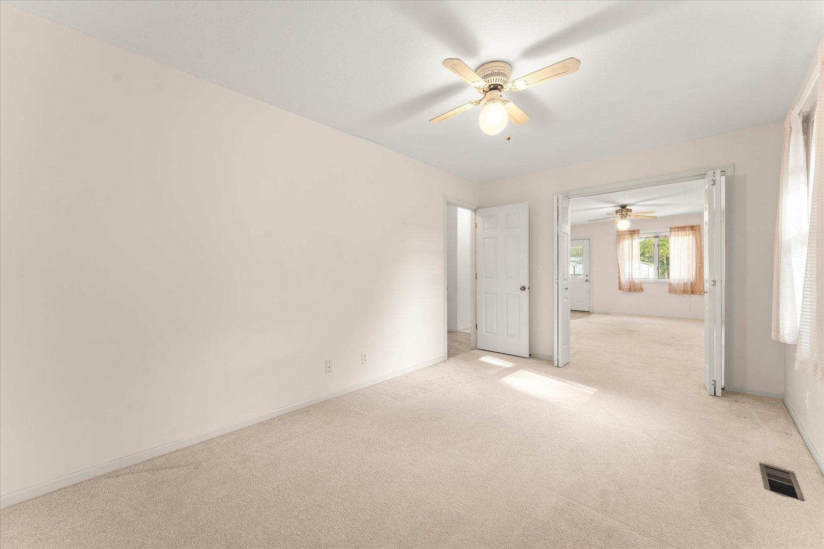 915 E Grant Street Property Photo 15