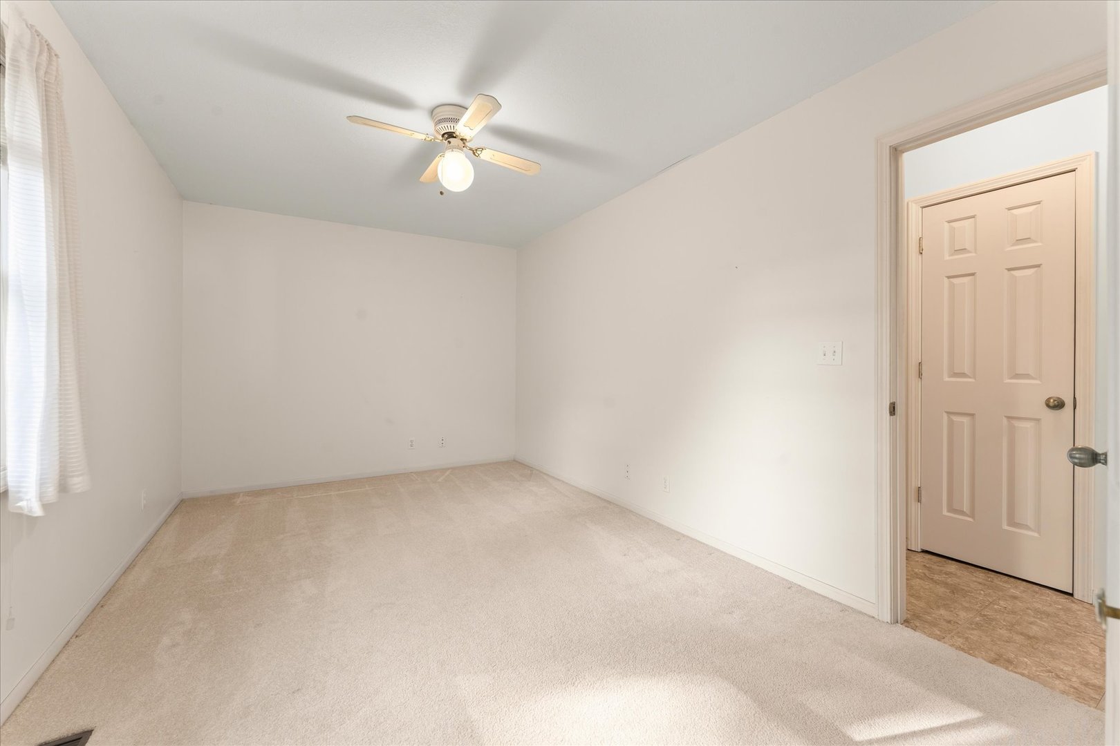 915 E Grant Street Property Photo 16