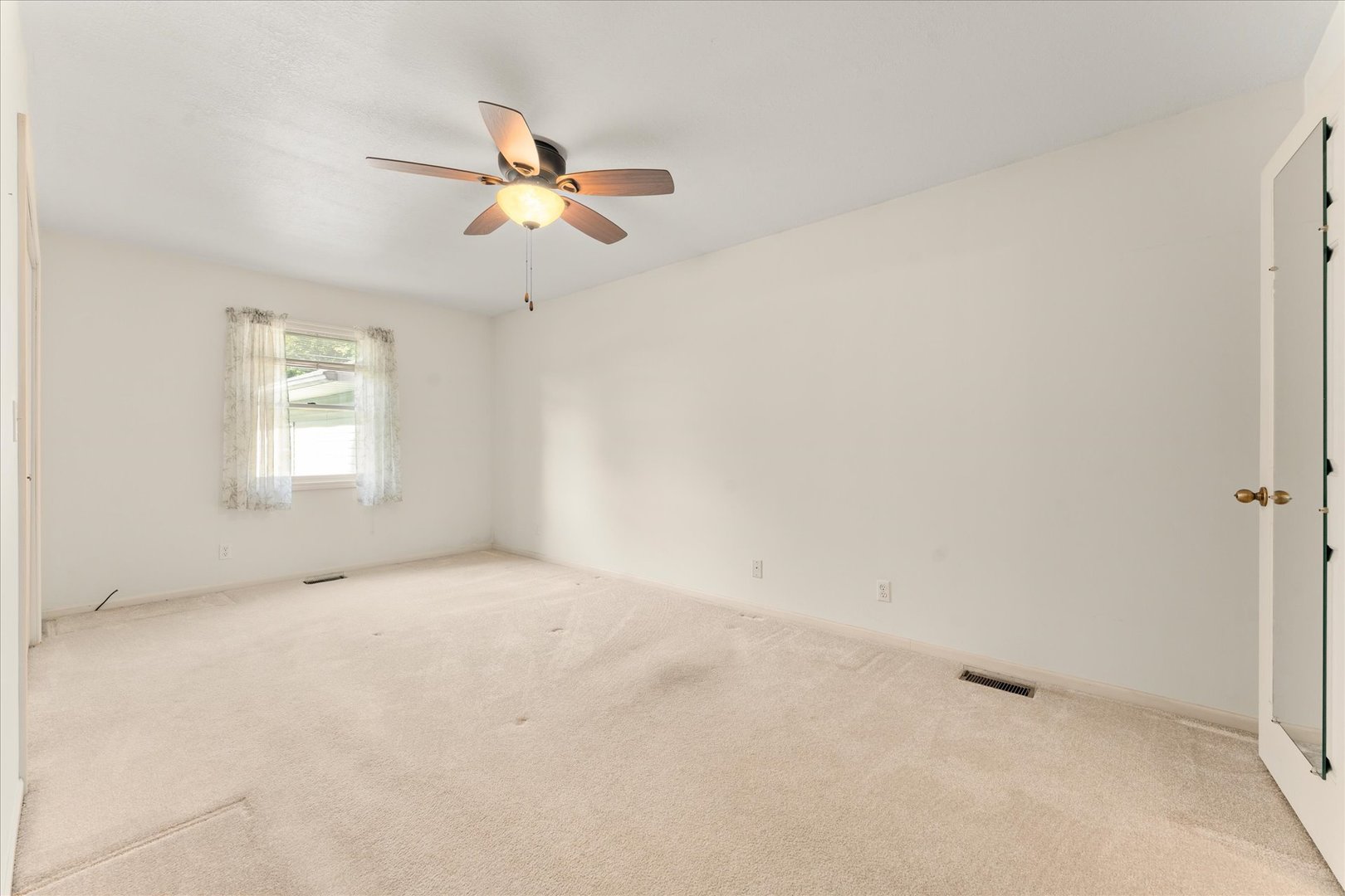 915 E Grant Street Property Photo 19
