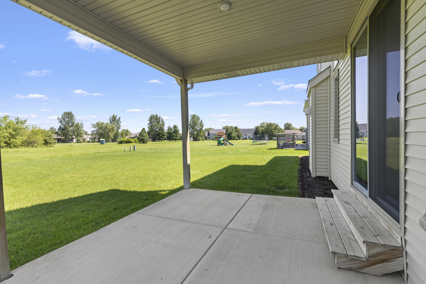296 Club House Drive Property Photo 4
